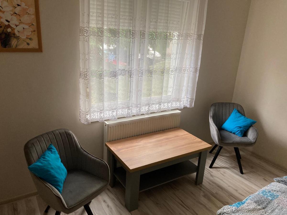 Kristaly Apartman Еґер Екстер'єр фото
