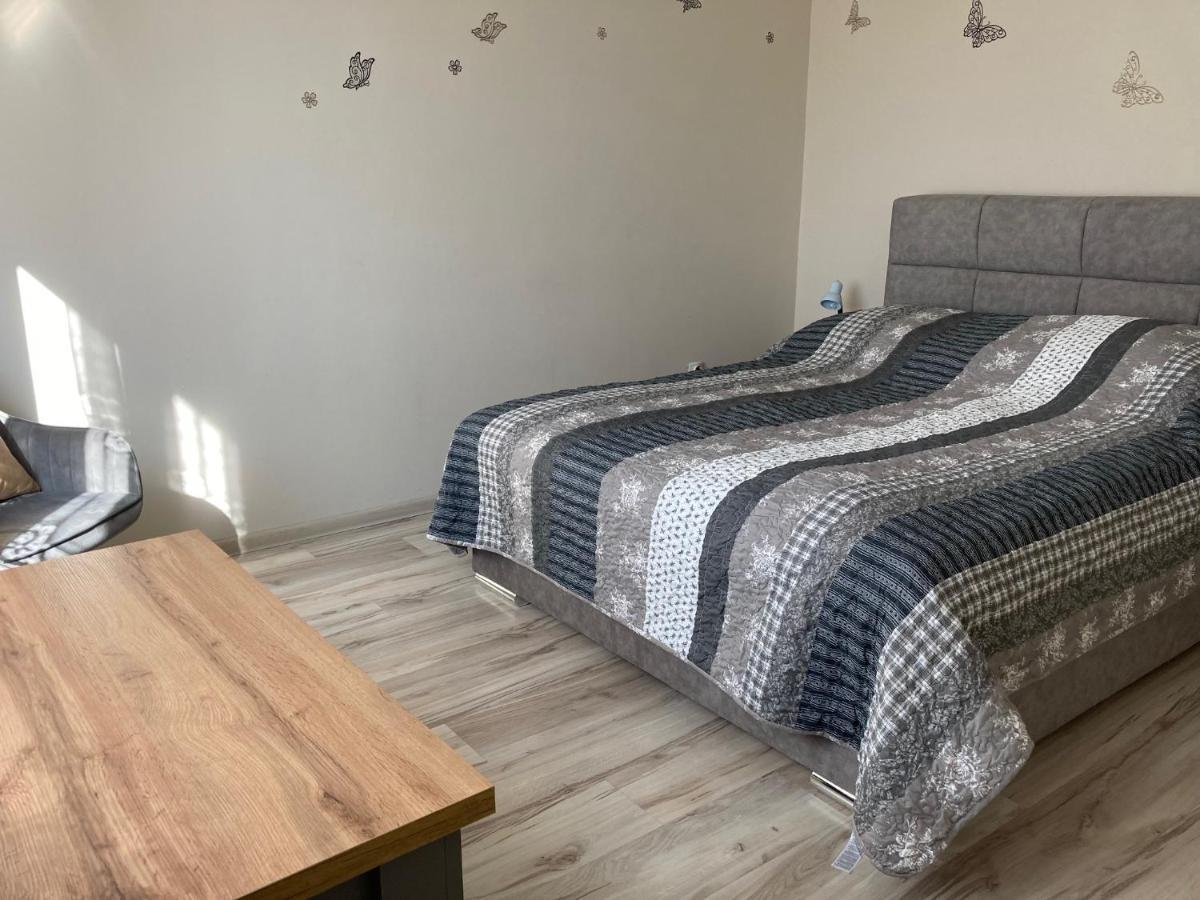Kristaly Apartman Еґер Екстер'єр фото